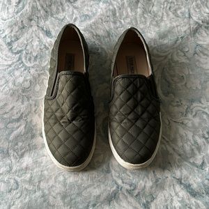 Steve Madden Women's Ecentrcq olive green